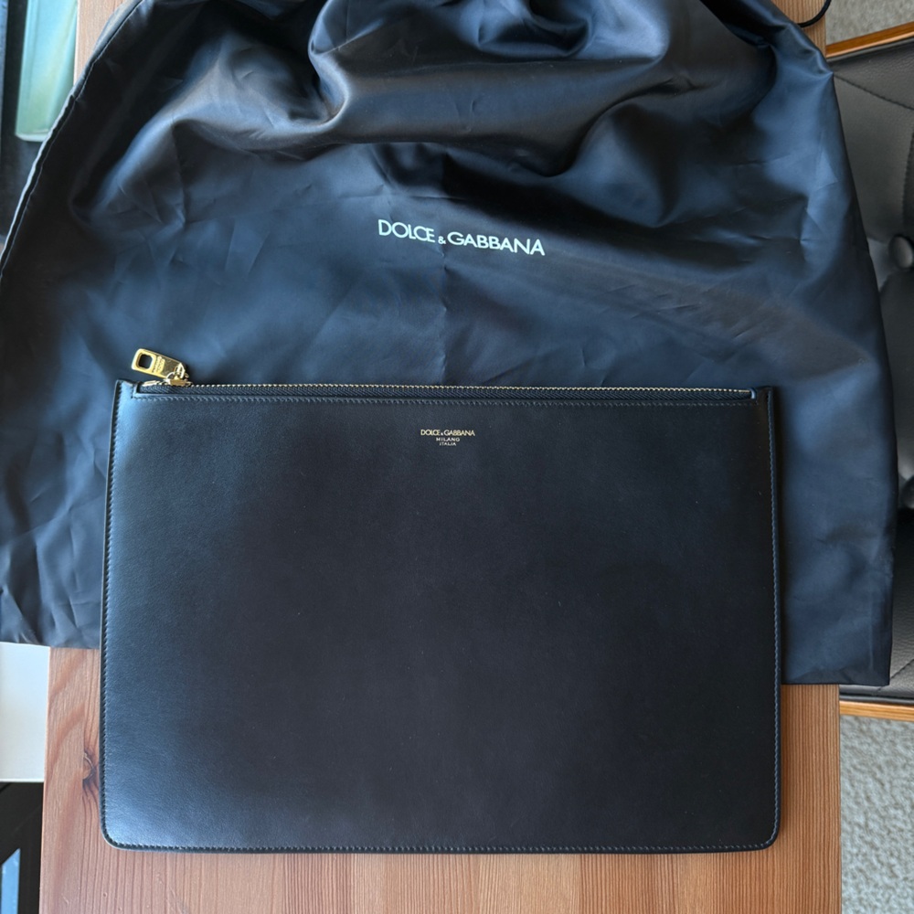 Dolce & Gabbana classic calfskin pouch in black